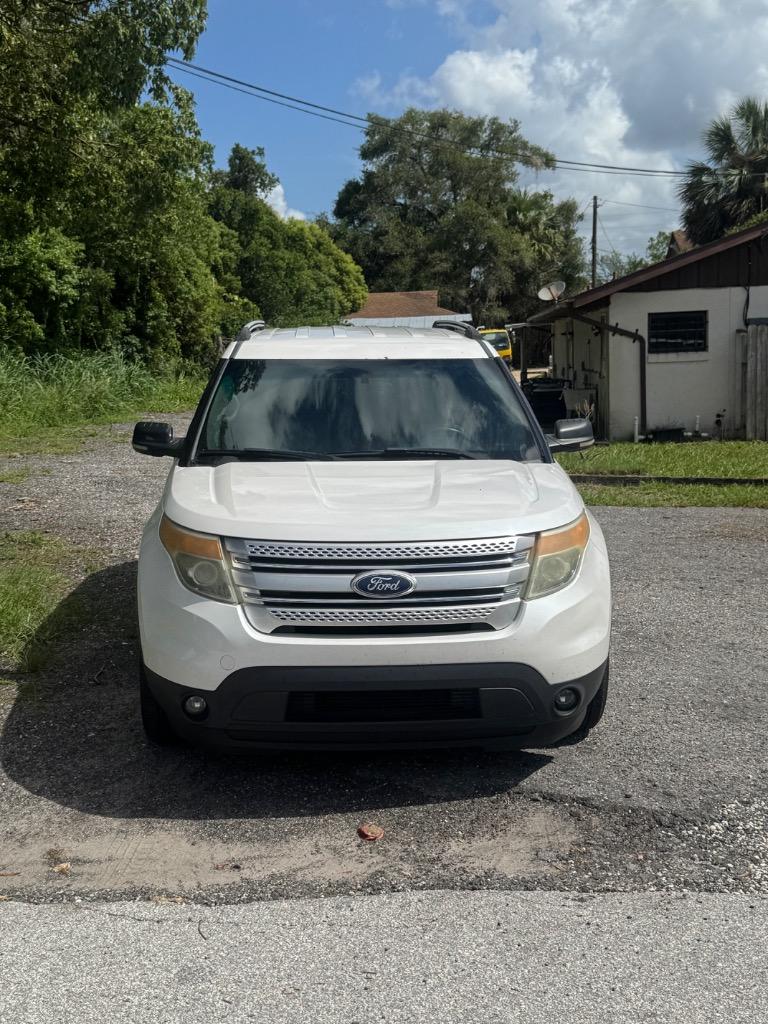 2011 Ford Explorer XLT's photo