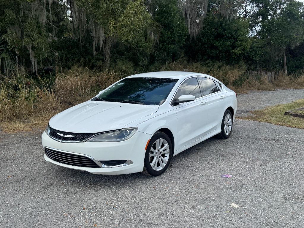 2015 Chrysler 200 Limited's photo